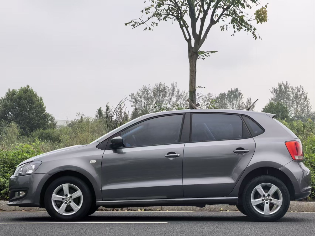 Volkswagen Polo 2012 #8 Volkswagen Polo 2012 car image #8