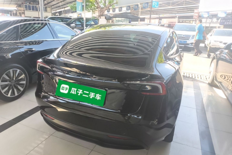 Tesla Model 3 2026 car image #7
