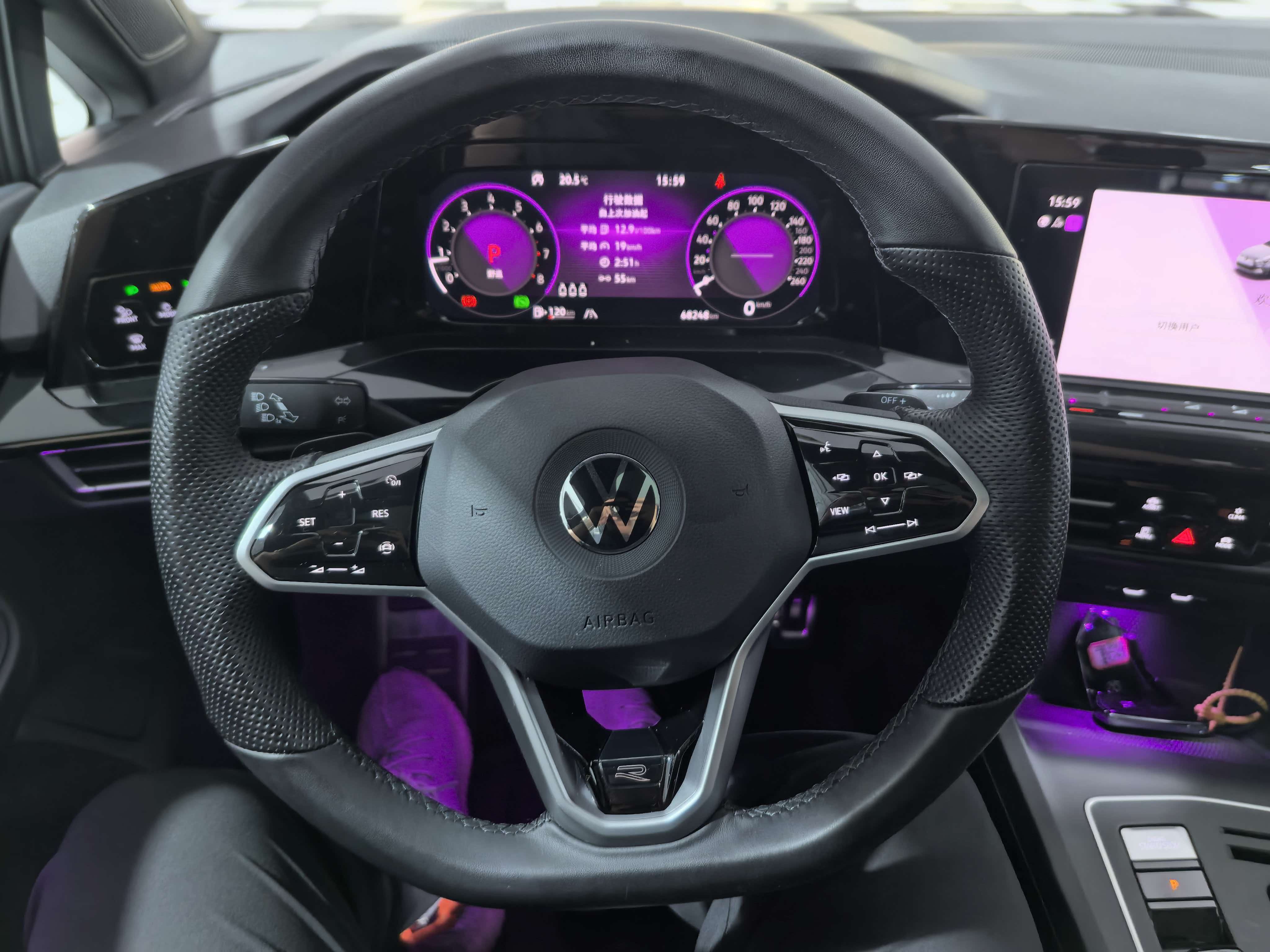 Volkswagen Golf 2023 car image #11