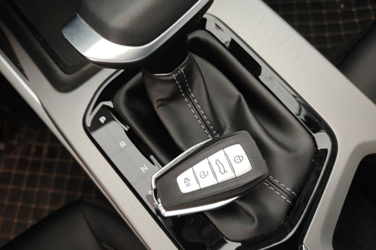 GEELY Emgrand 2026 car image #9