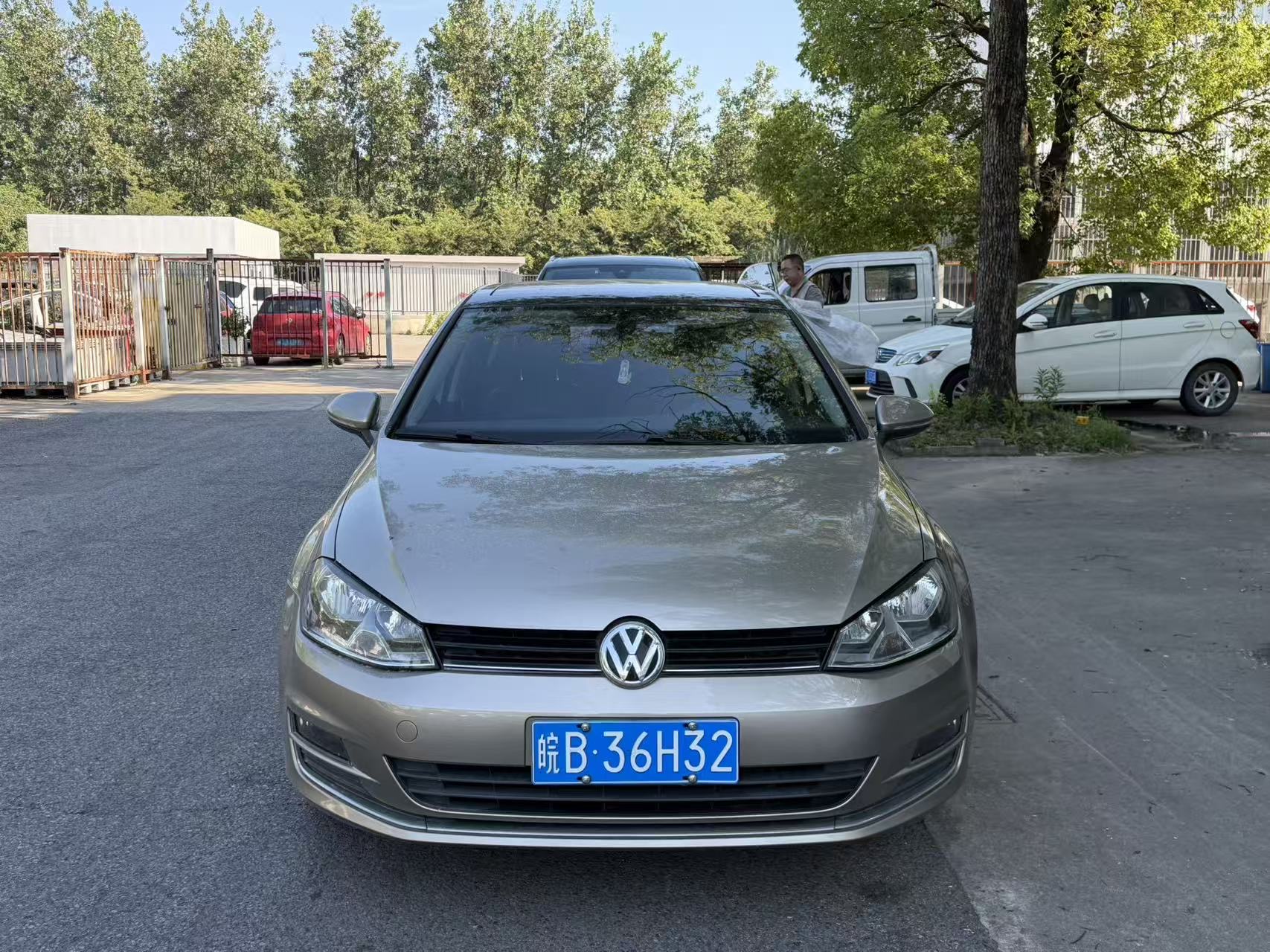 Volkswagen Golf 2016 car image #2