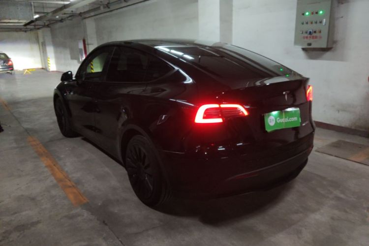 Tesla Model Y 2023 car image #5