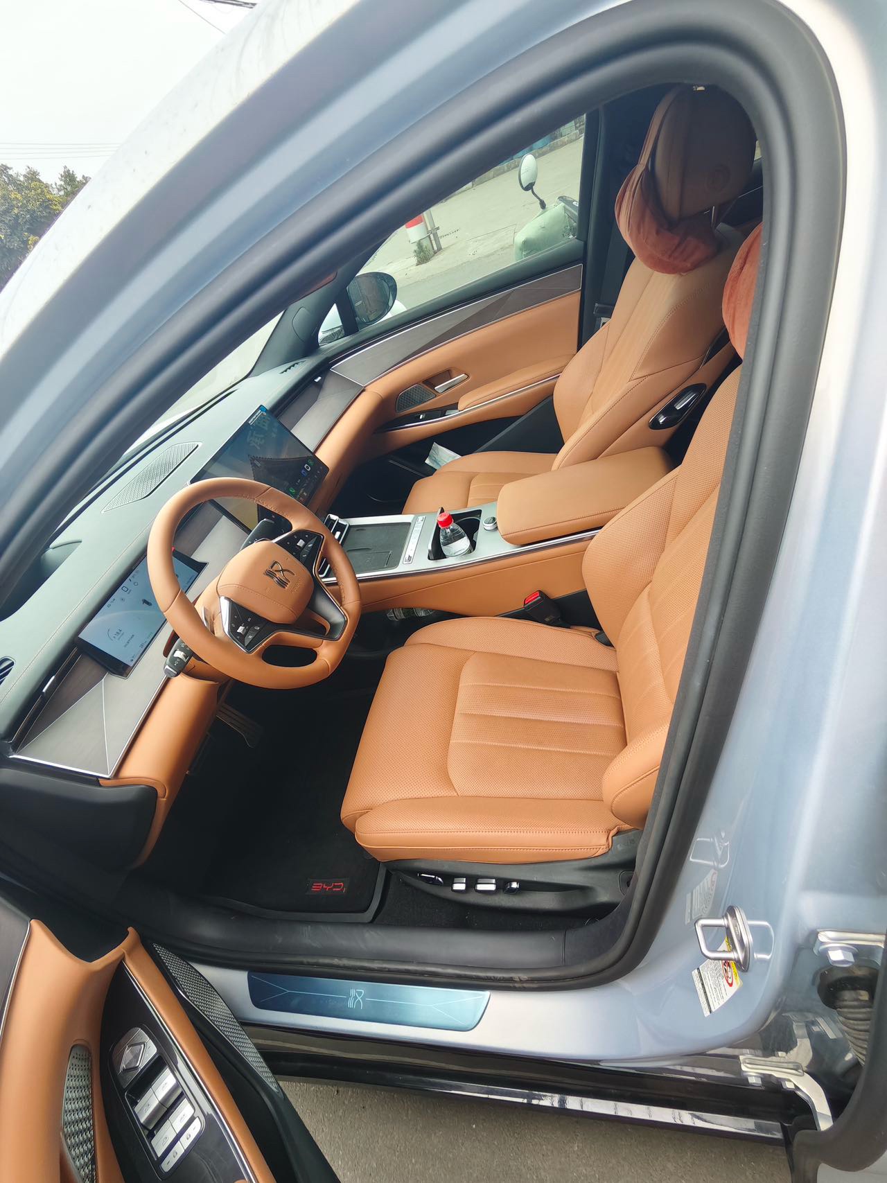 BYD HanL 2025 car image #10