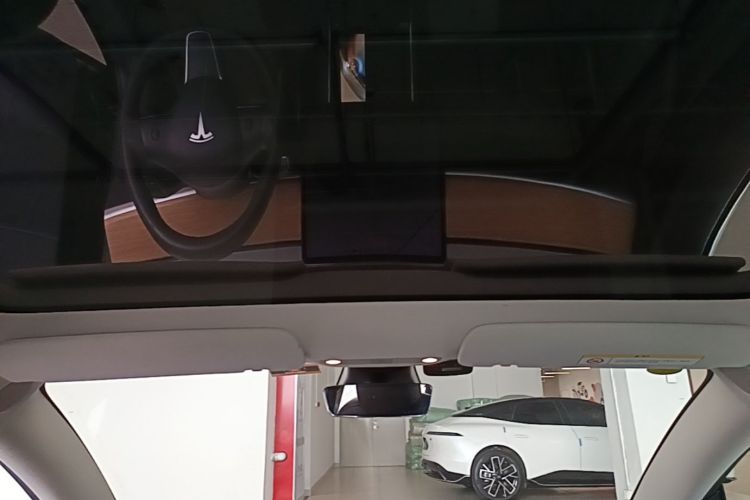 Tesla Model 3 2020 car image #18