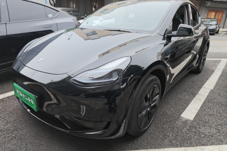 Tesla Model Y 2023 #2 Tesla Model Y 2023 car image #2