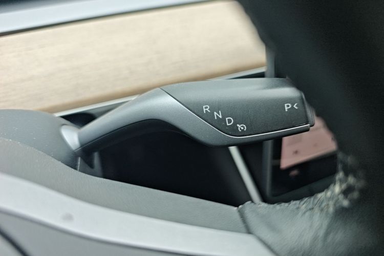 Tesla Model 3 2020 car image #14