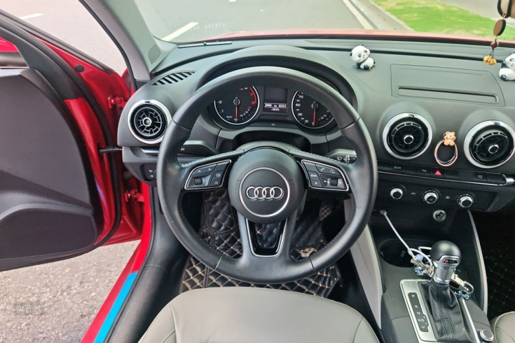 Audi A3 2020 car image #12