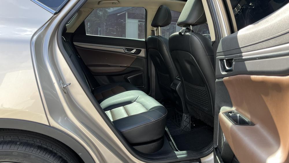 GEELY Emgrand GS 2016 immagine di auto #15
