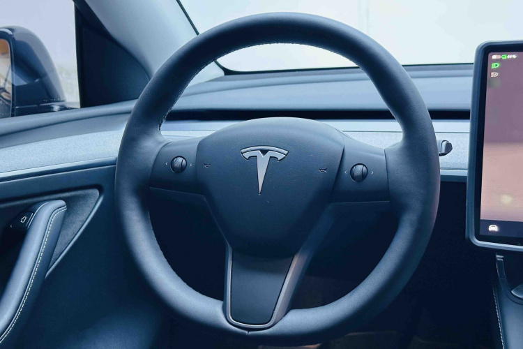 Tesla Model Y 2024 #11 Tesla Model Y 2024 car image #11