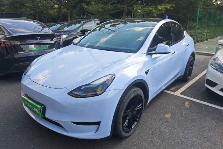 Tesla Model Y 2022 #2 Tesla Model Y 2022 car image #2