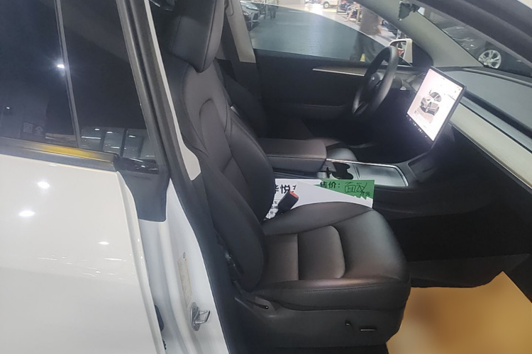 Tesla Model Y 2023 #24 Tesla Model Y 2023 car image #24