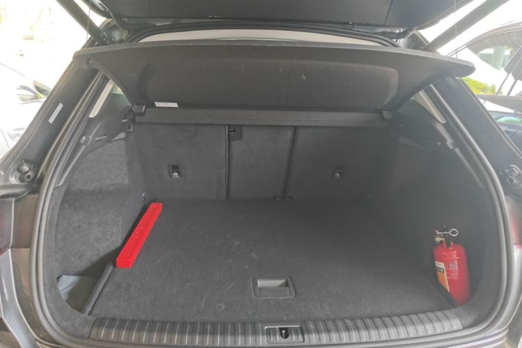 Audi Q3 2023 car image #17