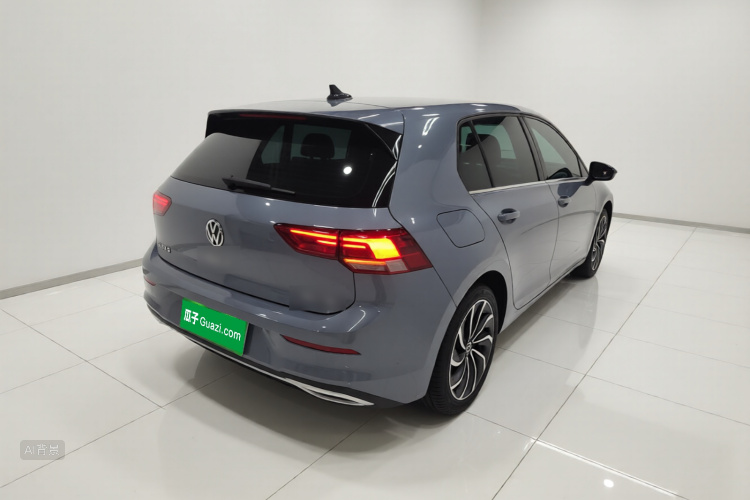 Volkswagen Golf 2022 car image #7