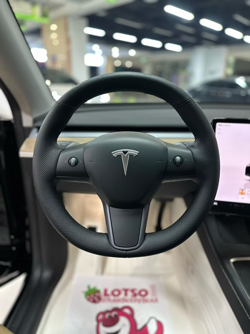 Tesla Model Y 2023 immagine di auto #7