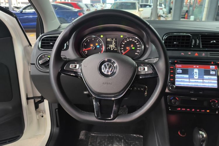 Volkswagen Polo 2016 #15 Volkswagen Polo 2016 car image #15