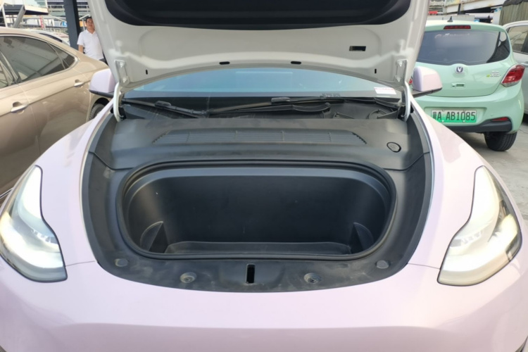 Tesla Model Y 2023 #20 Tesla Model Y 2023 صورة سيارة #20
