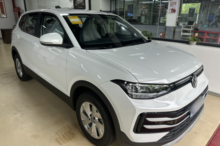 Volkswagen Tharu 2026 car image #4