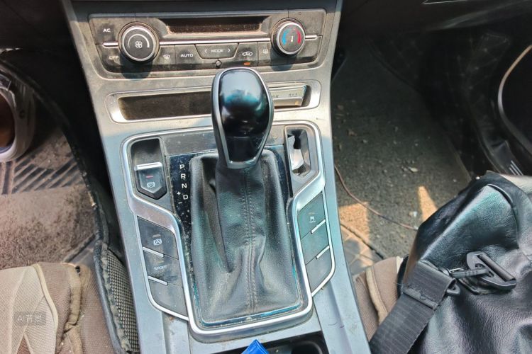 GEELY Emgrand 2020 car image #16