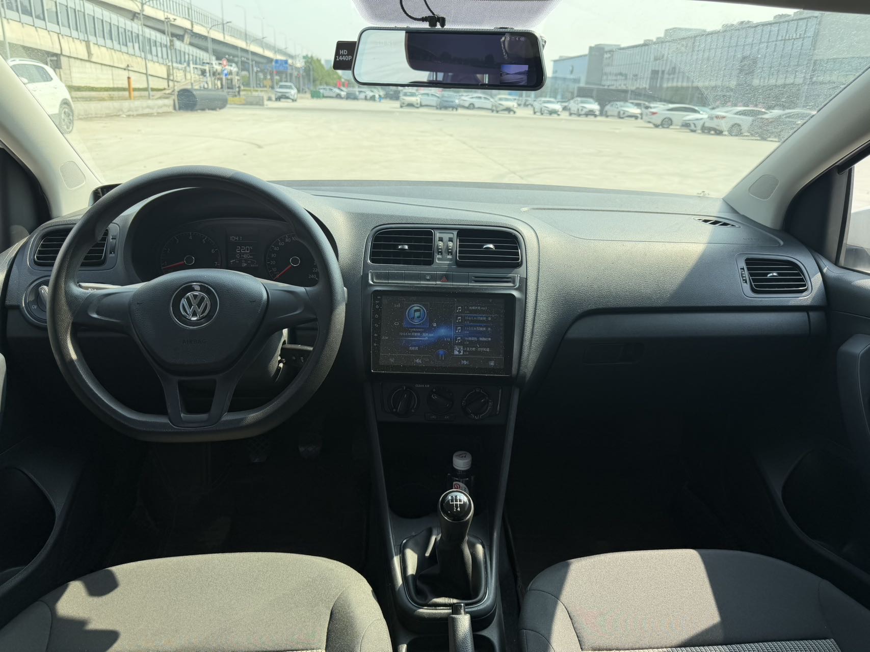 Volkswagen Polo 2017 car image #2