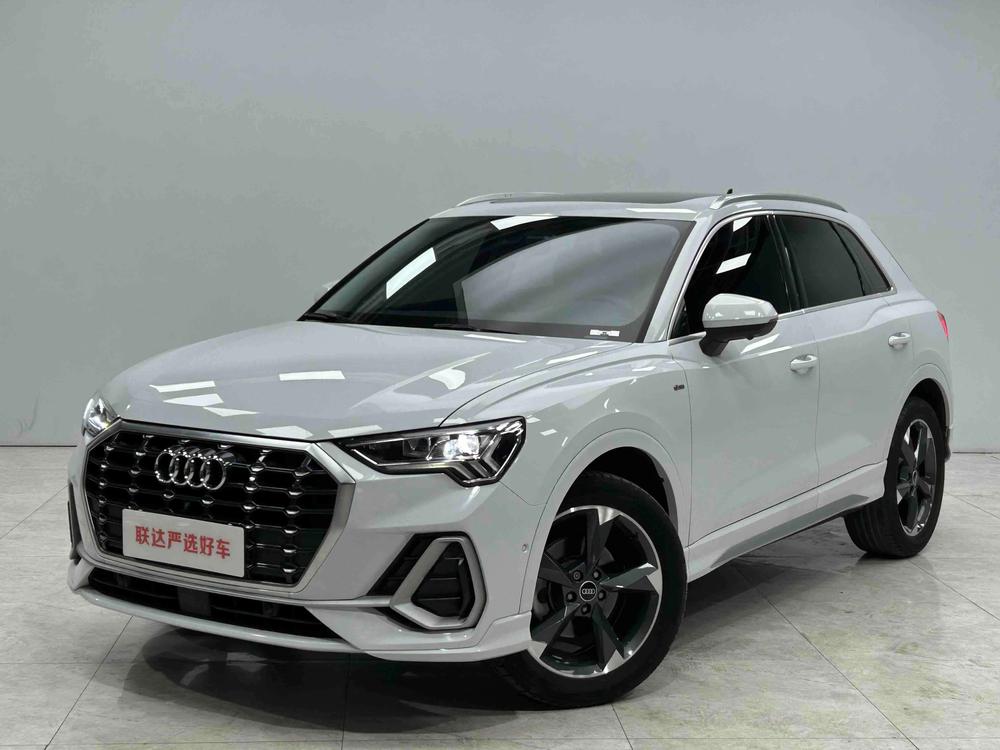 Audi Q3 2022 car image #10