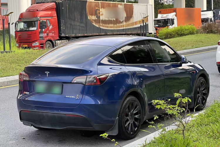 Tesla Model Y 2022 #8 Tesla Model Y 2022 car image #8