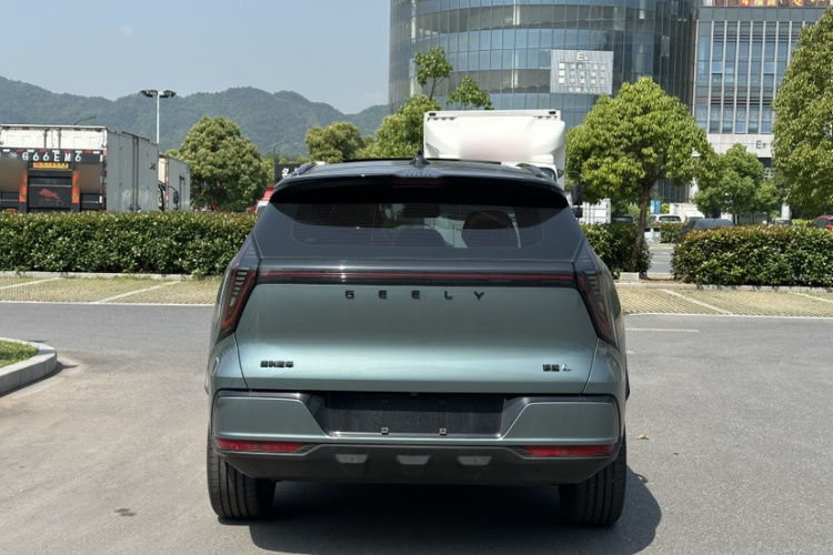 GEELY Boyue L 2025 car image #6