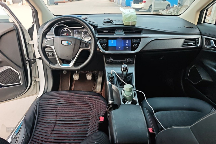 GEELY Emgrand GS 2018 car image #11