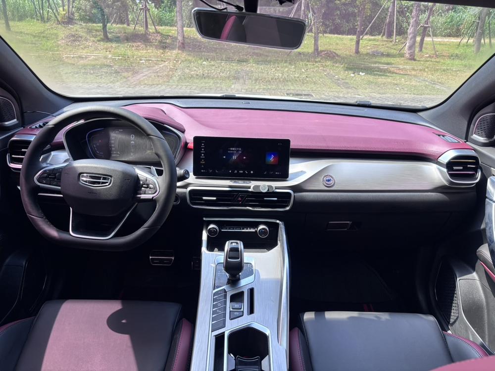 GEELY Coolray 2019 car image #13