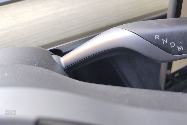 Tesla Model Y 2023 car image #16