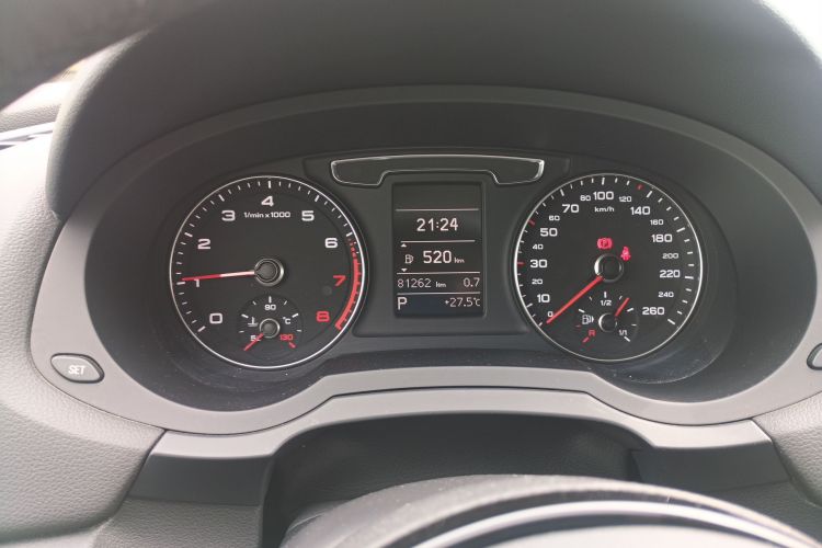 Audi Q3 2017 immagine di auto #28