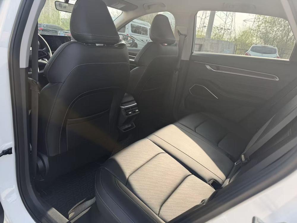 GEELY Emgrand 2022 car image #9