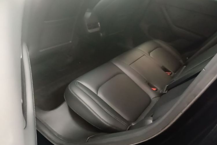 Tesla Model Y 2021 car image #17