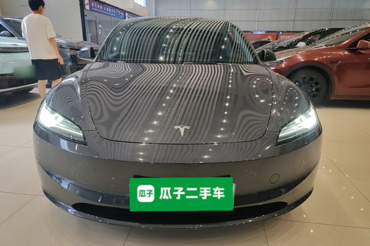 Tesla Model 3 2024 immagine di auto #3