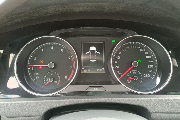 Volkswagen Golf 2018 car image #12