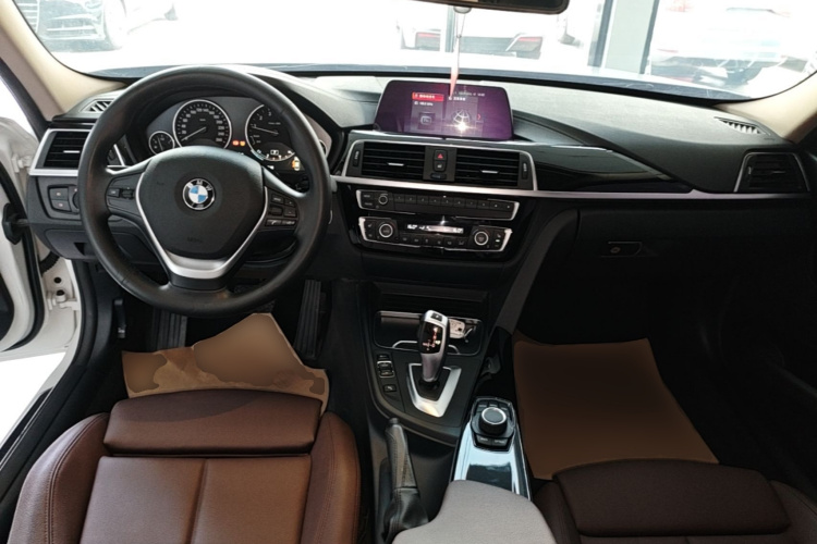 BMW 3 Series 2018 #11 BMW 3 Series 2018 car image #11