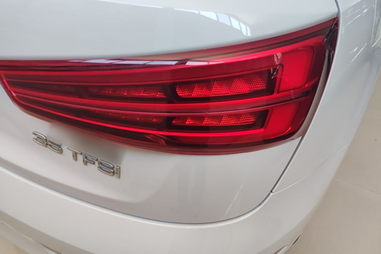 Audi Q3 2018 #8 Audi Q3 2018 car image #8