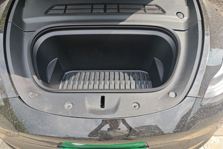 Tesla Model Y 2024 #22 Tesla Model Y 2024 car image #22