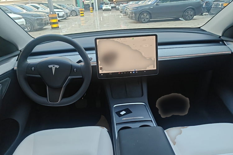 Tesla Model Y 2024 #11 Tesla Model Y 2024 car image #11