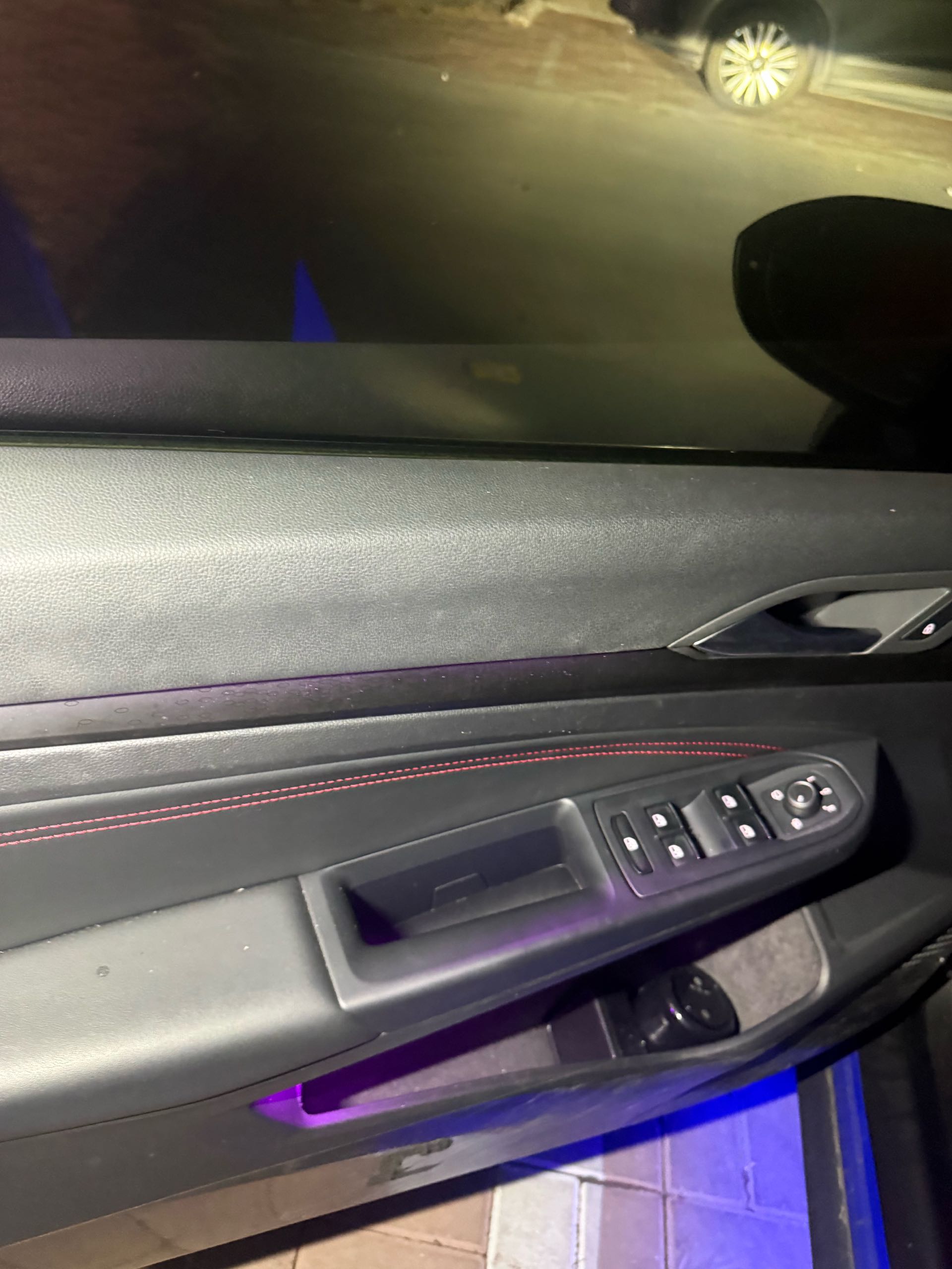 Volkswagen GolfGTI 2023 immagine di auto #9