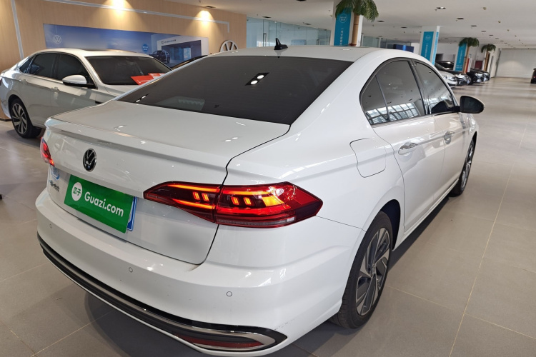 Volkswagen Bora 2025 car image #7