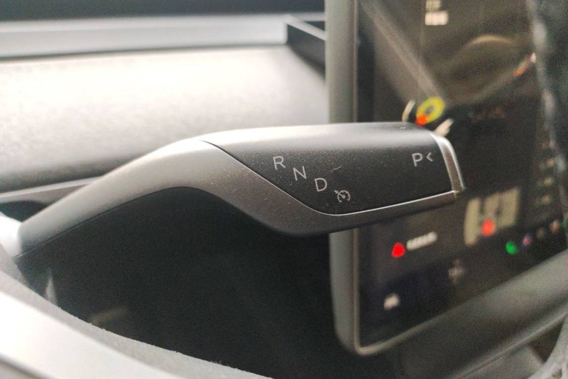 Tesla Model Y 2024 #27 Tesla Model Y 2024 صورة سيارة #27