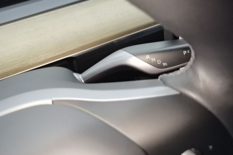 Tesla Model Y 2023 #14 Tesla Model Y 2023 car image #14