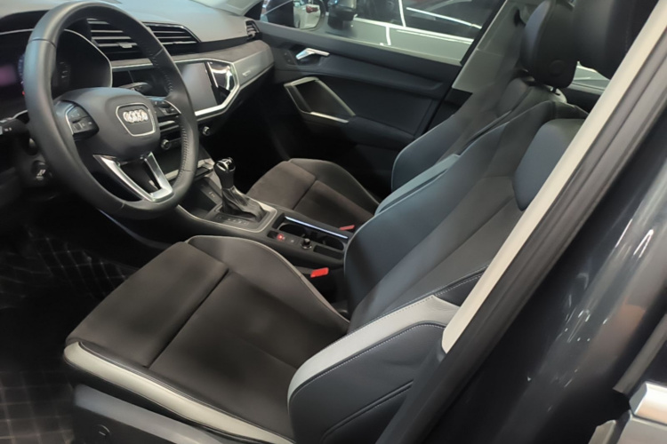 Audi Q3 2019 #27 Audi Q3 2019 car image #27