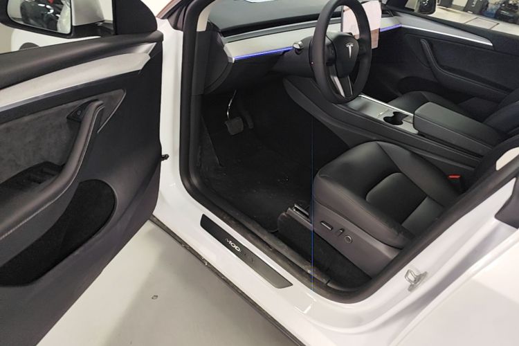 Tesla Model Y 2024 #16 Tesla Model Y 2024 car image #16