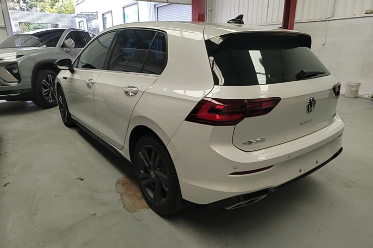 Volkswagen Golf 2024 #5 Volkswagen Golf 2024 صورة سيارة #5