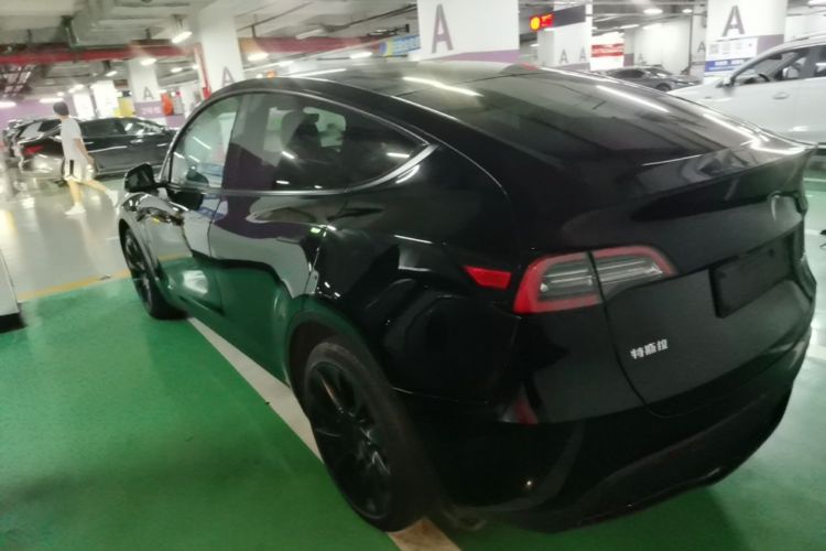 Tesla Model Y 2022 #5 Tesla Model Y 2022 car image #5