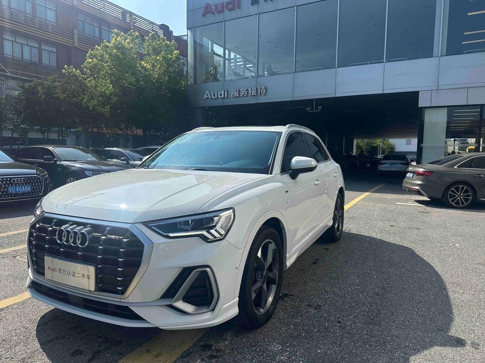 Audi Q3 2023 Audi Q3 2023 immagine di auto