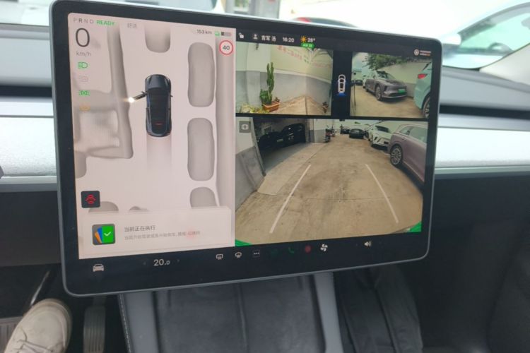 Tesla Model Y 2024 car image #13