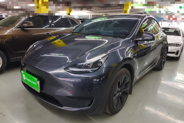 Tesla Model Y 2024 car image #2