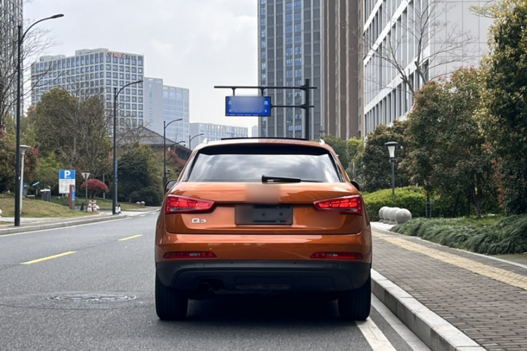 Audi Q3 2015 car image #7